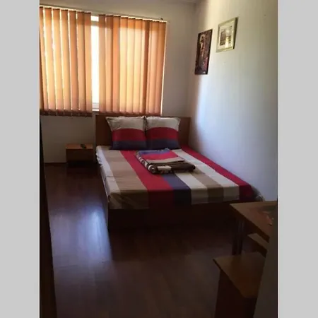 Saturn Zona Linistita Aproape De Plaja דירה מנגליה
